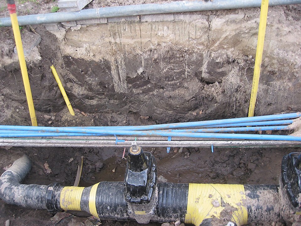 Leidingen ondergronds (Pipes in ground).jpg
